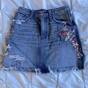 Abercrombie & Fitch Black Denim Distressed Skirt w Floral Embroidery - Like New